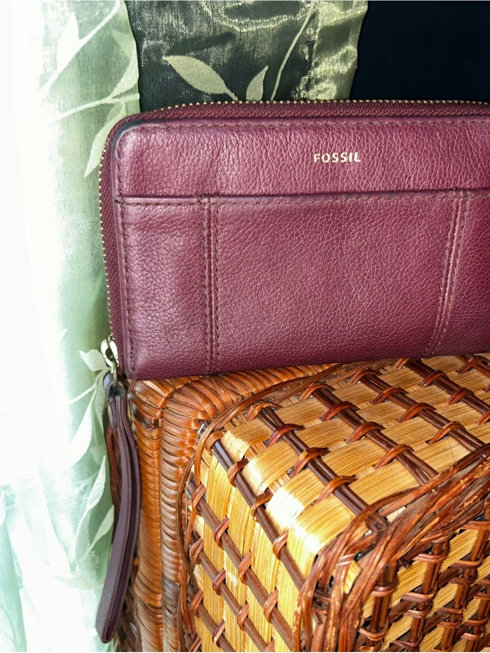 Fossil Jori RFID Zip Clutch Red Wine Leather Wristlet Wallet -GUC-
